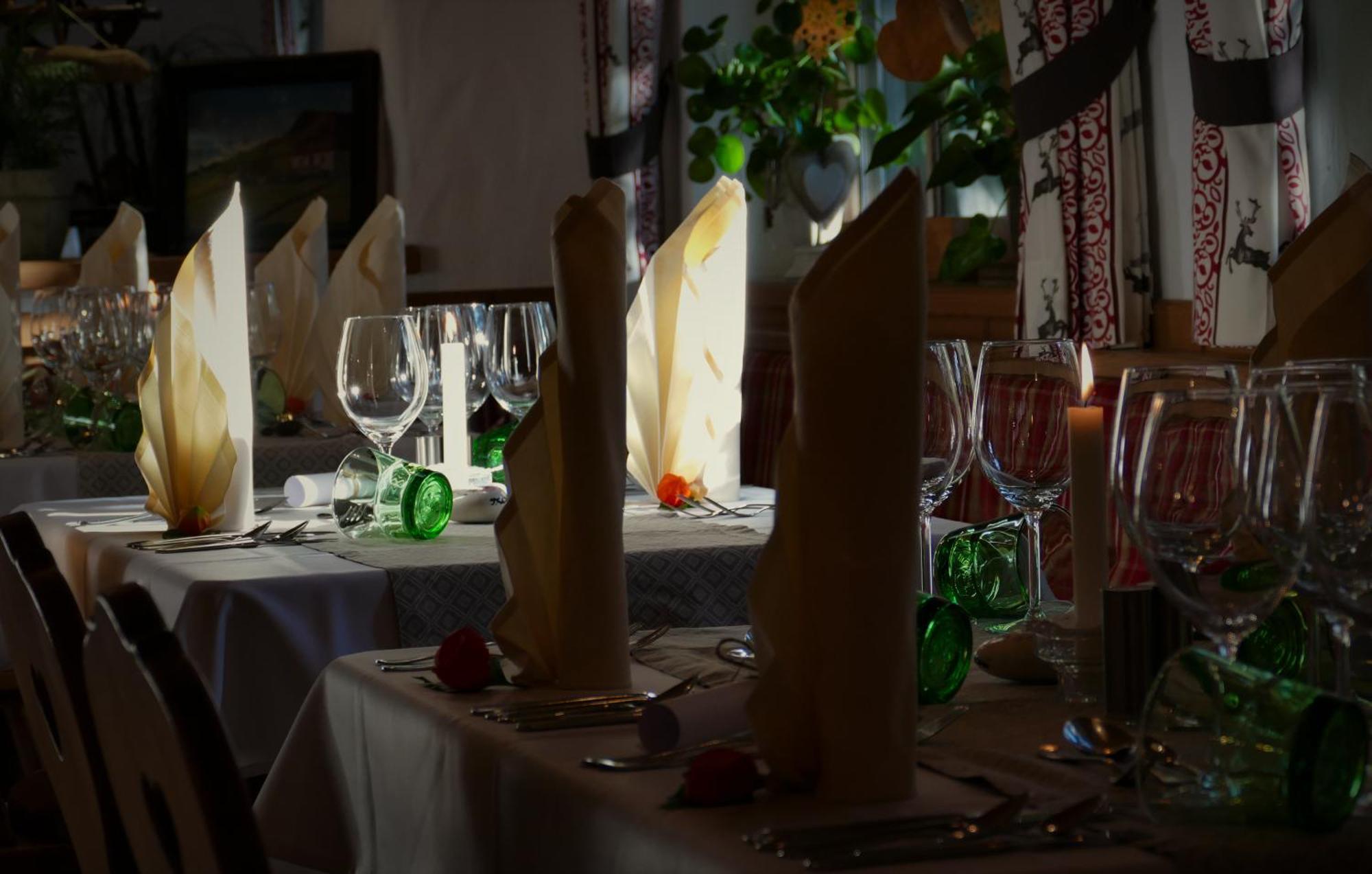 Gourmet-Hotel Gruenwald Леоганг Экстерьер фото