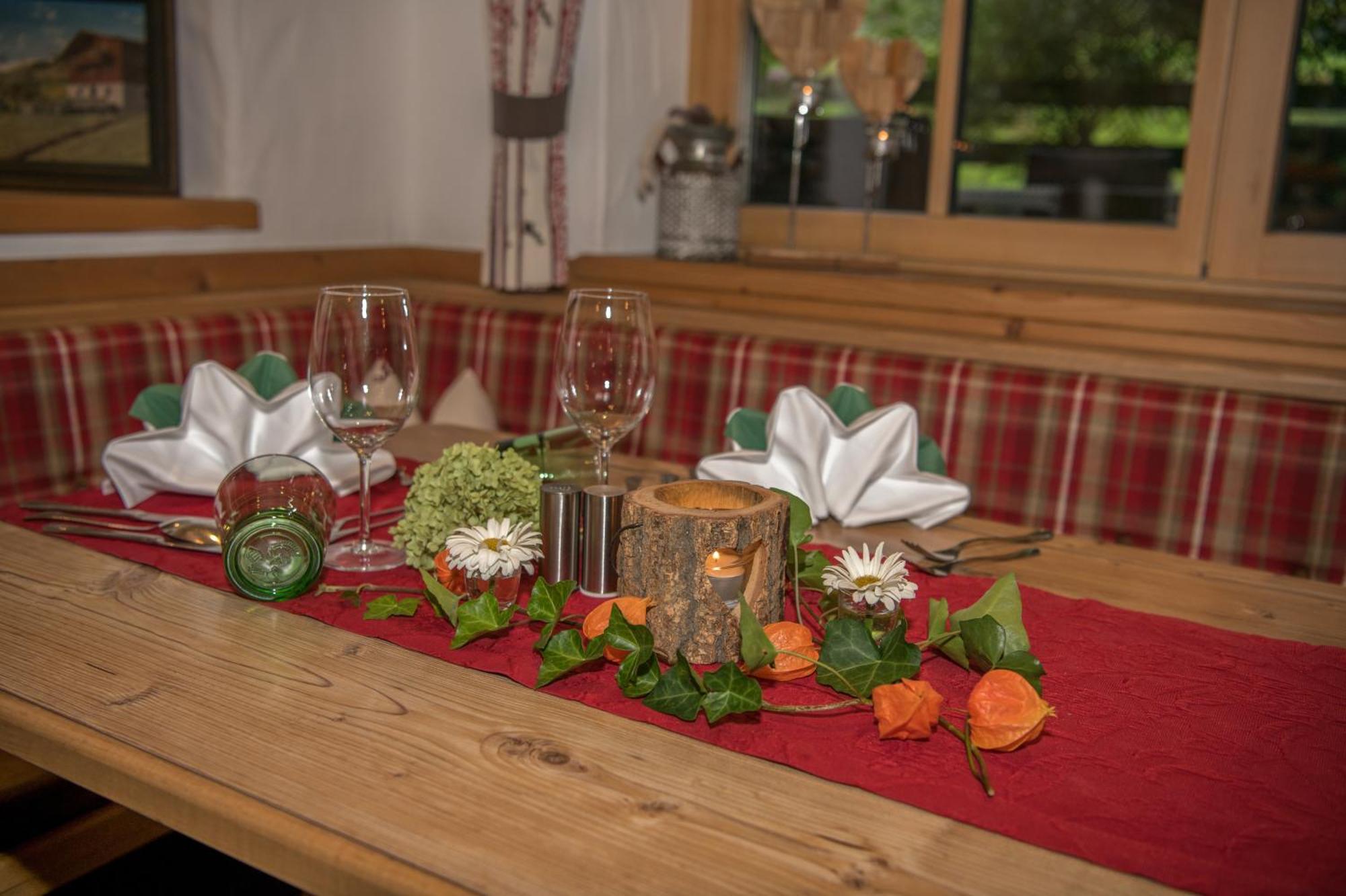 Gourmet-Hotel Gruenwald Леоганг Экстерьер фото