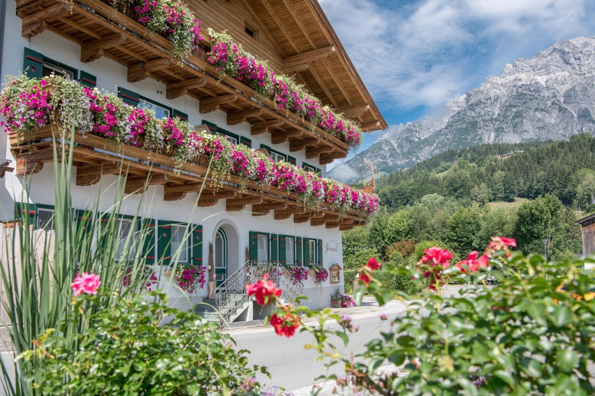 Gourmet-Hotel Gruenwald Леоганг Экстерьер фото