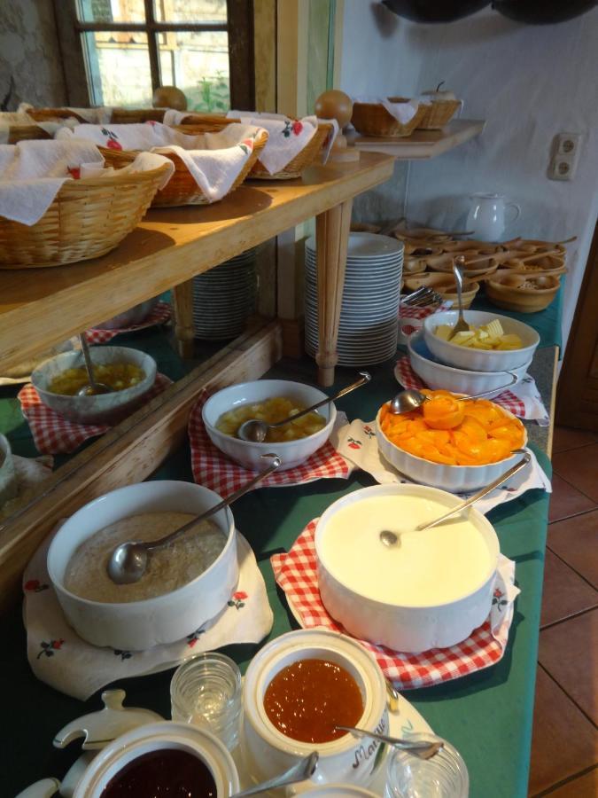 Gourmet-Hotel Gruenwald Леоганг Экстерьер фото