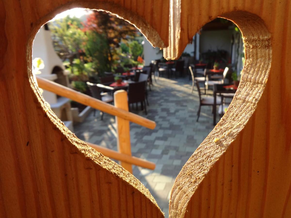 Gourmet-Hotel Gruenwald Леоганг Экстерьер фото